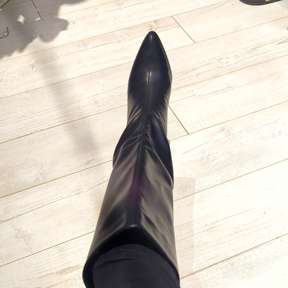 Boots - Picture 6 of 6